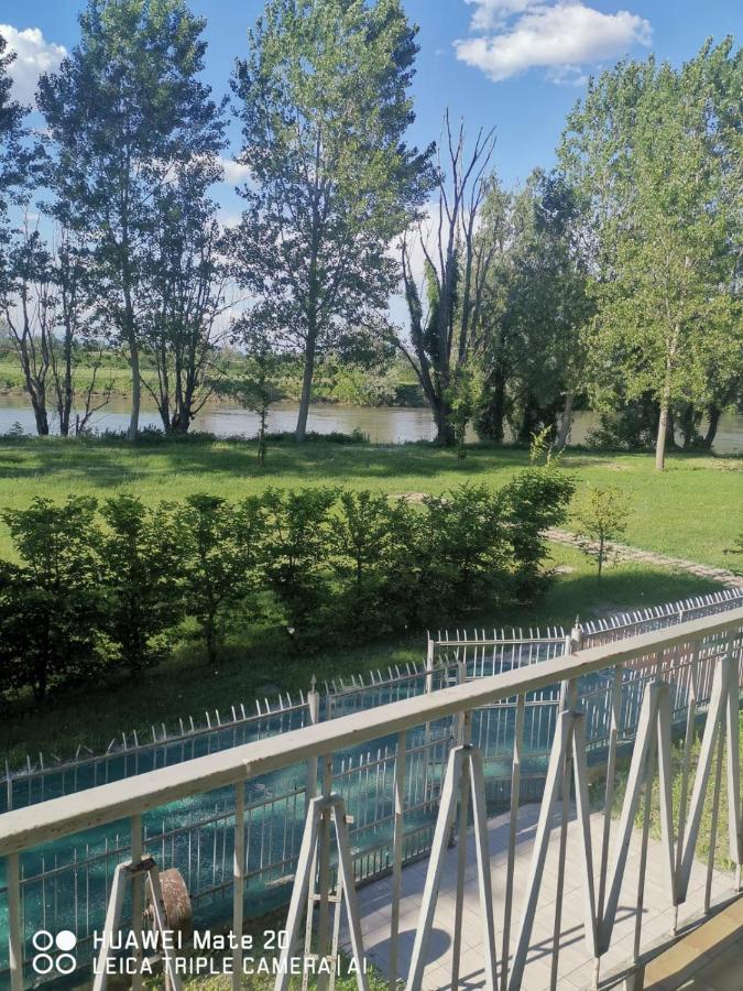 Villa Pertini Appartamento Primo Piano Nel Parco Oglio Sud Canneto sull'Oglio Eksteriør billede